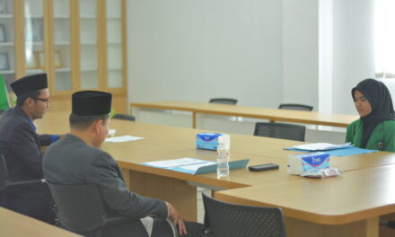Pelaksanaan Seminar Judul Fakultas Tarbiyah dan Ilmu Keguruan IUQI Bogor