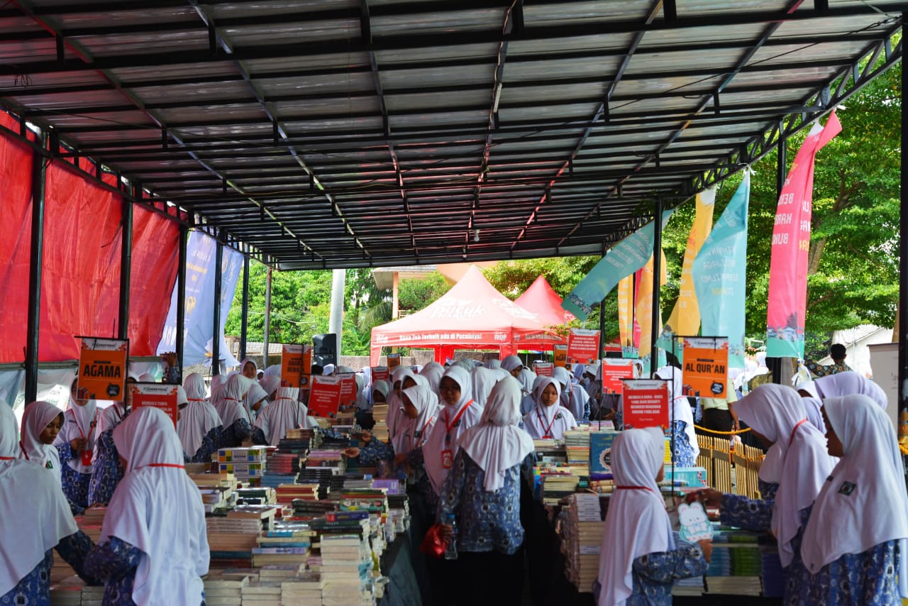 IUQI BOOK FAIR 2024 FTIK IUQI Bogor